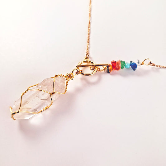 Cadena con Punta Cuarzo y Piedras Chakras