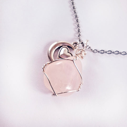 Cadena con Cuarzo Rosa