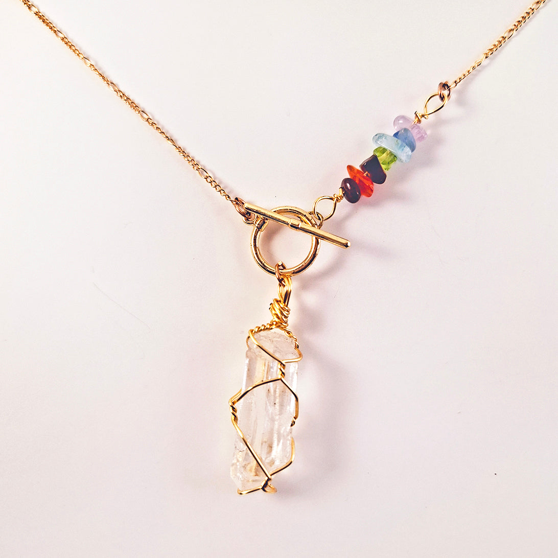 Cadena con Punta Cuarzo y Piedras Chakras